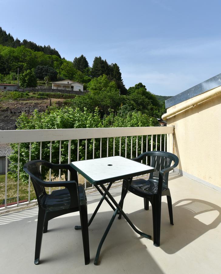 Hotel Et Appartements Les Platanes Thueyts Exterior foto
