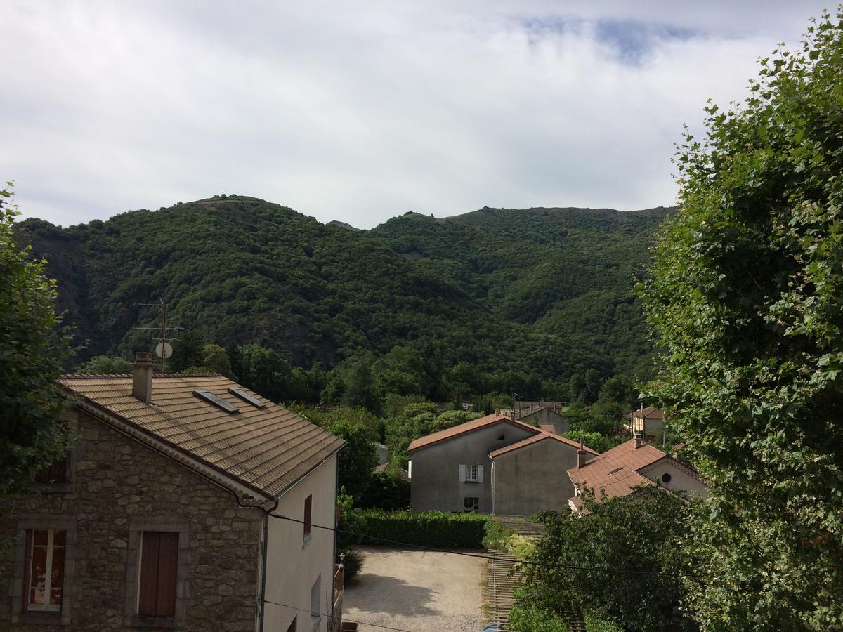 Hotel Et Appartements Les Platanes Thueyts Exterior foto