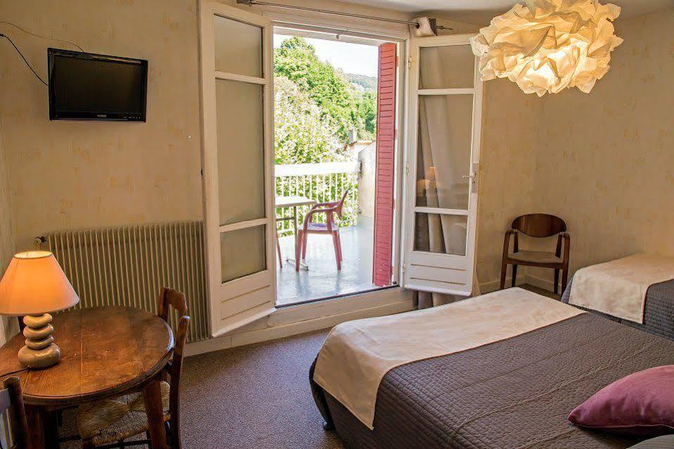 Hotel Et Appartements Les Platanes Thueyts Exterior foto
